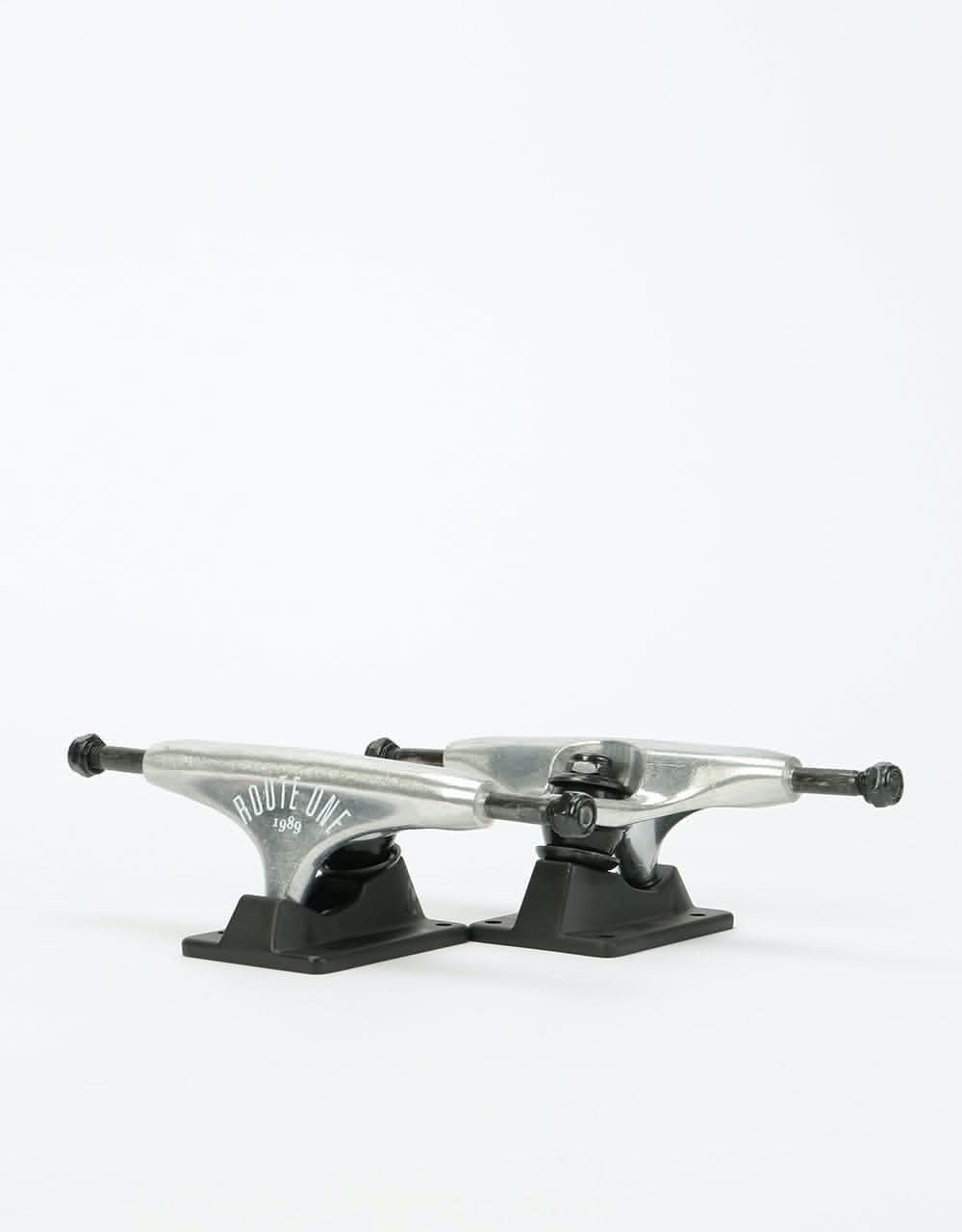 Route One Arch Logo 5.0 Low Team Trucks